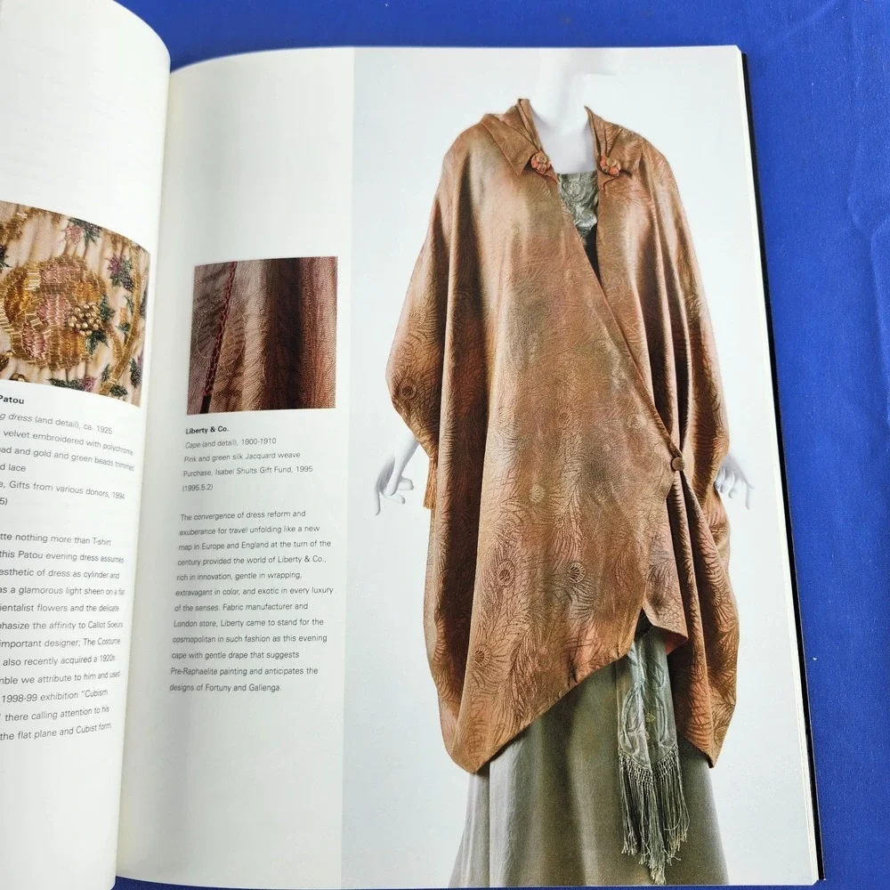 Our New Clothes: Acquisitions of the 1990s (Metropolitan Museum of Art Publicat,